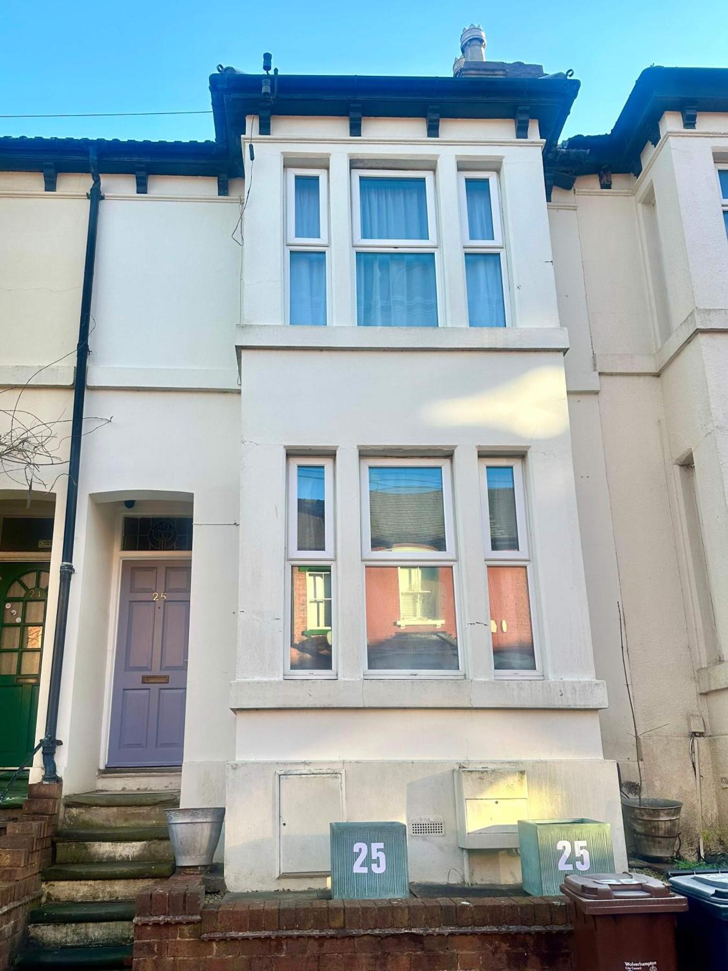 4 Bed Homely Retreat - Wolverhampton Buitenkant foto